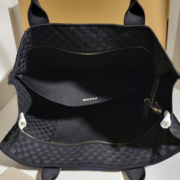 Rothy's The Classic Tote in Black Sand - Picture 5 of 7